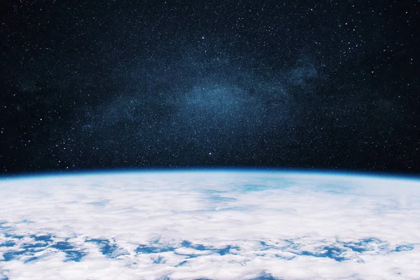 Piękna Niebieska Planeta Ziemia Chmurami Widok Kosmosu Planeta Gwiaździstym Niebie — Zdjęcie stockowe