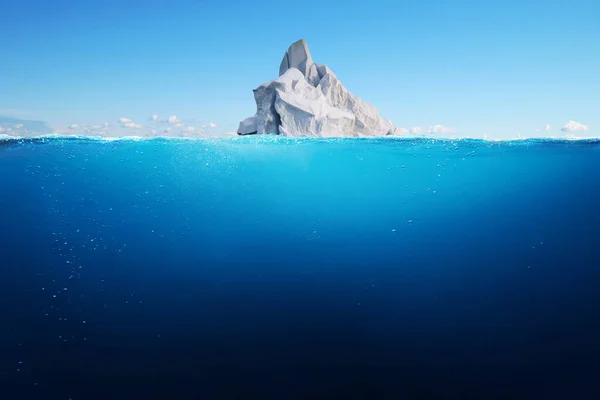 美しい白色の氷山が海の中に浮かび 水中ではっきりと見えます 概念を溶かす 地球温暖化 — ストック写真