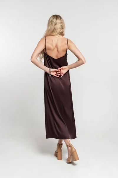 Mujer Elegante Hermosa Moda Vestido Espalda Abierta Vintage Moda Con — Foto de Stock