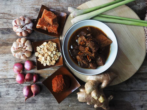 Thailand Merah Kari Dan Sup Babi Bumbu — Stok Foto