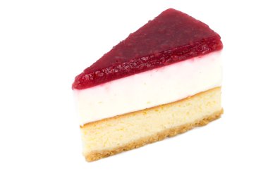 Beyaz arka planda izole çilekli cheesecake