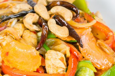 tavuk ve sote ile pad kaşu somun