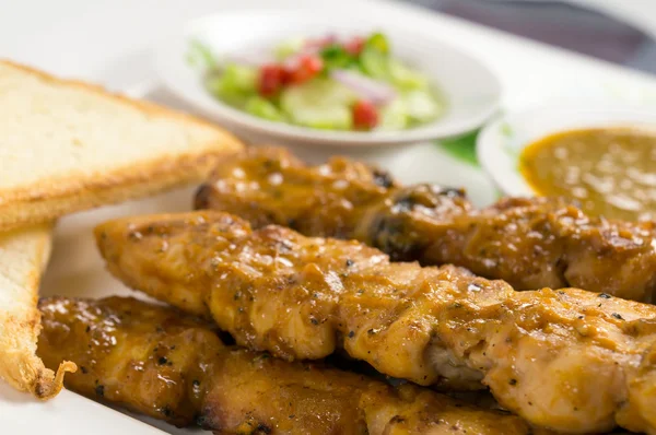 Satay di pollo con pane — Foto Stock