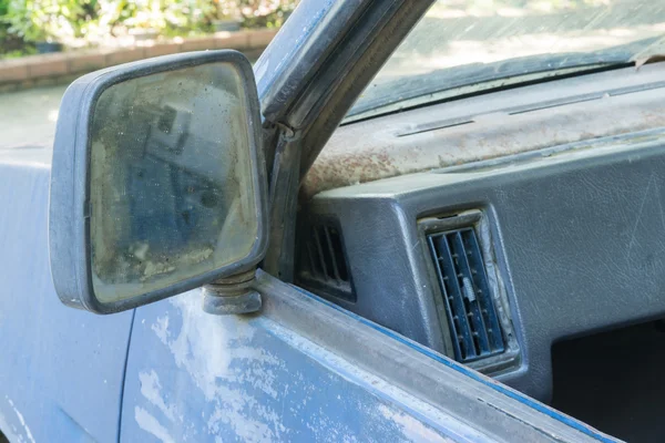 Abandoned pick up truck — Stock Photo, Image