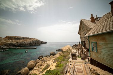 Malta 'daki mavi denizin manzarası