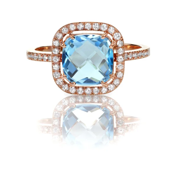 Belle Topaze bleue et diamant Bague Halo en or rose — Photo