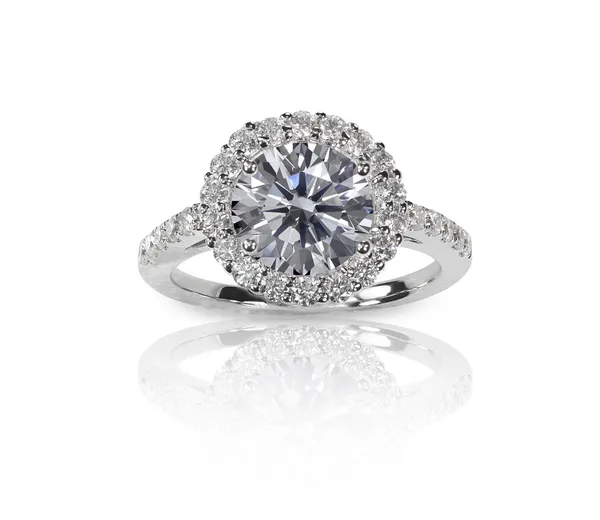 Belle bague de fiançailles diamant bague solitaire avec mul — Photo