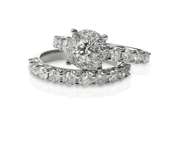 Pila de racimo de anillos de compromiso de boda de diamantes Fotos De Stock
