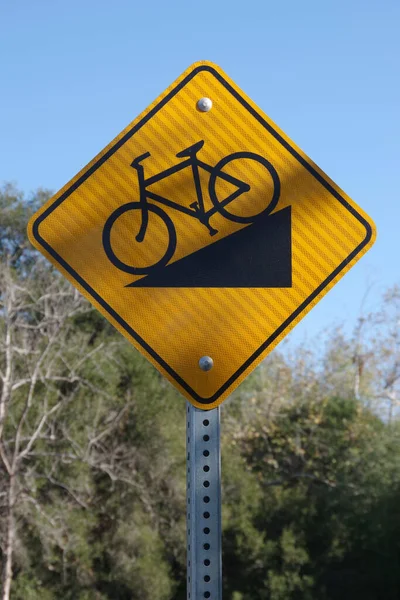 Señal Advertencia Tráfico Carril Bici Bicycle Steep Hill Abajo — Foto de Stock