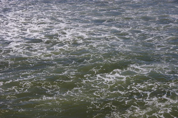 Bewegte Und Schäumende Meeresoberfläche Strandnähe — Stockfoto