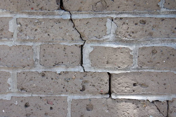 Une Fissure Profonde Dans Vieux Mur Briques Ciment Qui Détériore — Photo