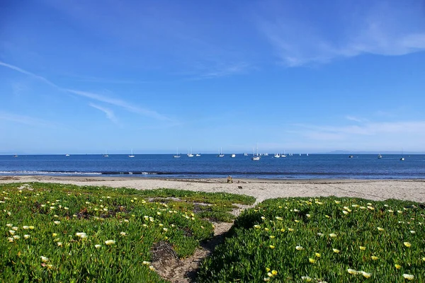 Santa Barbara Californië Stille Oceaan Strand Met Zeilboten — Stockfoto