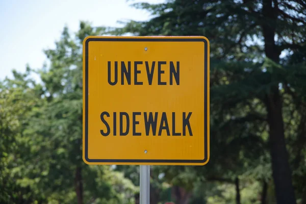 Waarschuwingsbord Ongeëvenaarde Sidewalk — Stockfoto