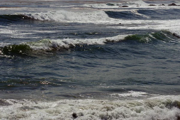 Vivid Ocean Water Surf Seen Beach — 图库照片