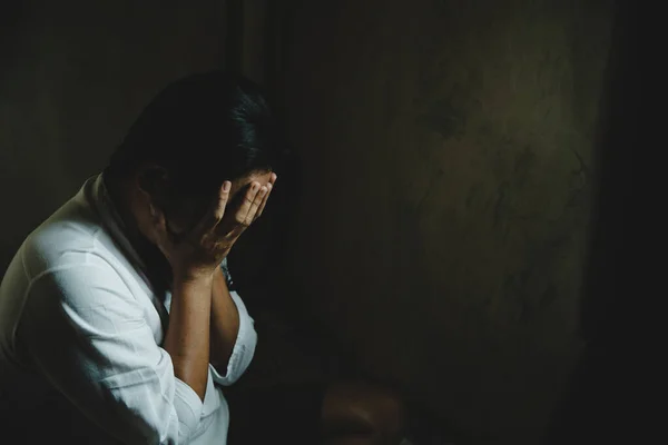 Een Vrouw Zitten Alleen Depressief Depressie Vrouw Zitten Vloer Misbruik — Stockfoto