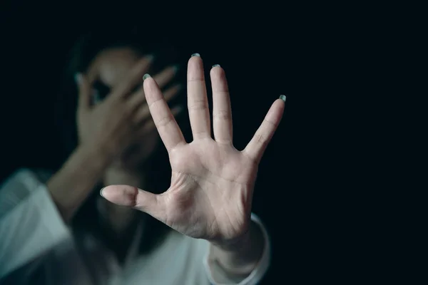 Mulheres Levantam Palma Mão Parem Com Violência Abuso Sexual Contra — Fotografia de Stock