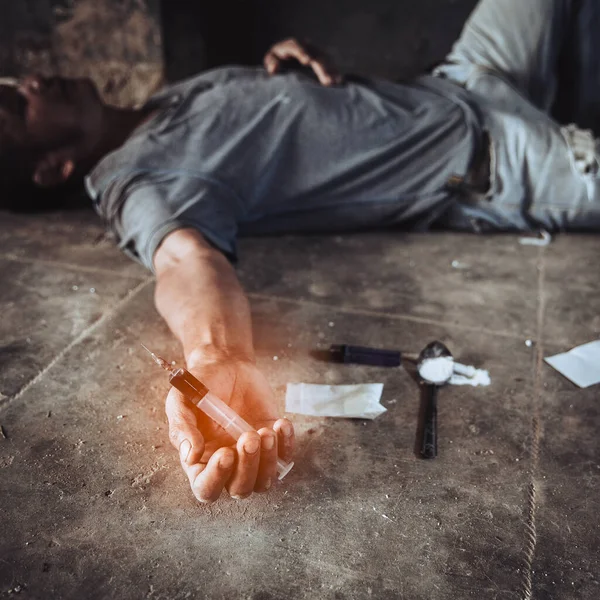 Homme Est Toxicomane Pour Injecter Héroïne Dans Ses Veines Elles — Photo