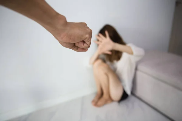 Hombre Punto Golpear Esposa Detener Violencia Contra Las Mujeres Día —  Fotos de Stock
