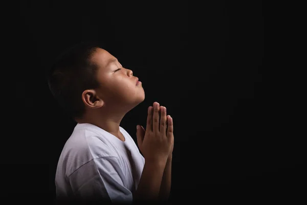Niño Orando Dios Casa Jornada Mundial Oración Día Internacional Oración —  Fotos de Stock