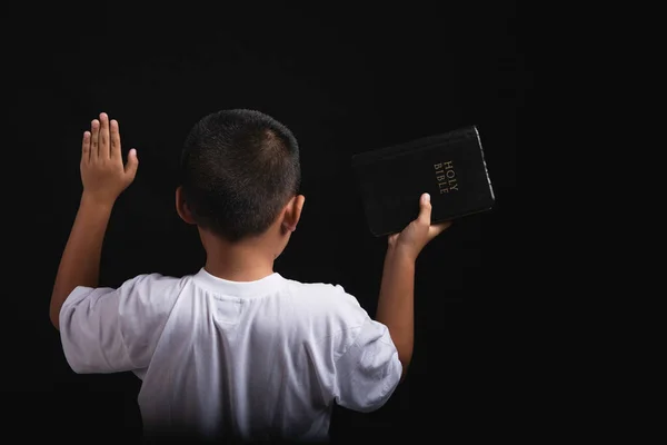 Jongen Biddend Tot God Thuis Werelddag Van Het Gebed Internationale — Stockfoto