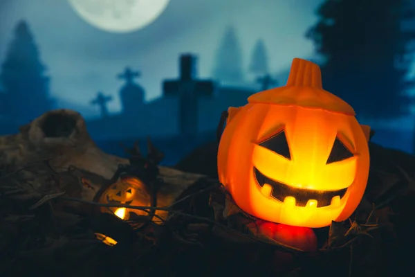 Upiorny Cmentarz Dyni Halloween Blask Nocy — Zdjęcie stockowe