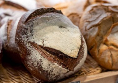 Ev yapımı ekmek fırından taze çıktı..