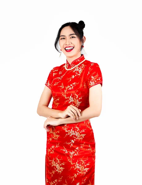 Heureuse Femme Asiatique Costume Oriental Traditionnel Rouge Isolé Sur Fond — Photo
