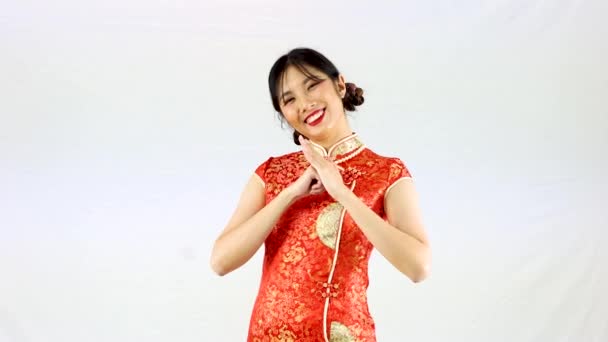 Video Asian Woman Red Traditional Oriental Costume Chinese Greeting Gestures — Stock Video