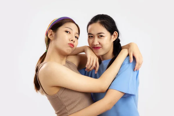 Concept Couple Lgbt Deux Femmes Asiatiques Isolées Sur Fond Blanc — Photo