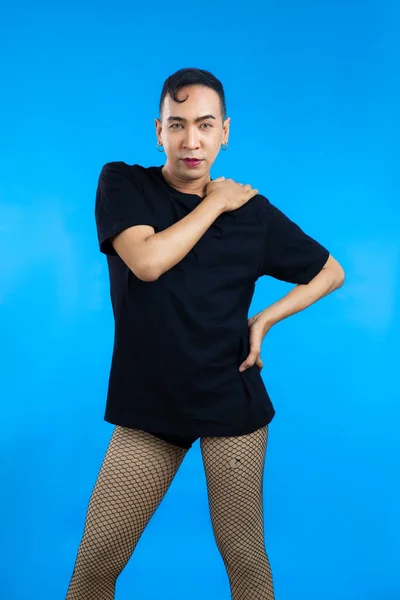 Estúdio Retrato Asiático Gay Posando Sobre Isolado Azul Parede Fundo — Fotografia de Stock
