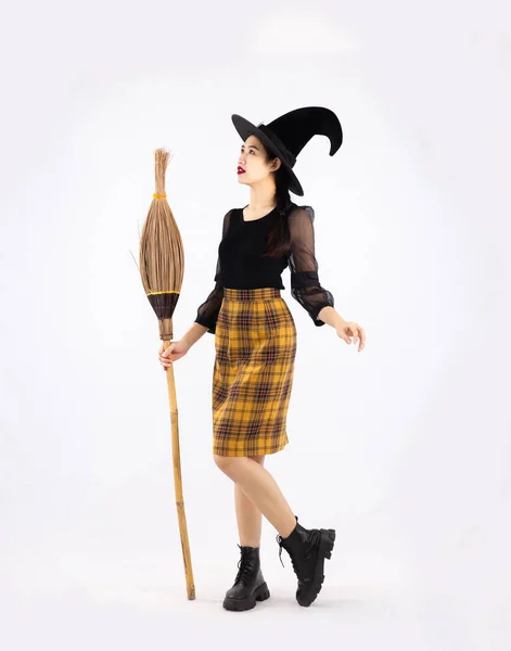 Young Pretty Asian Woman Halloween Costume Wearing Witch Hat Holding — Stockfoto
