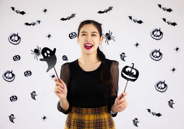 Halloween Thema Jong Mooi Aziatisch Vrouw Zwart Jurk Poseren Gelukkig — Stockfoto