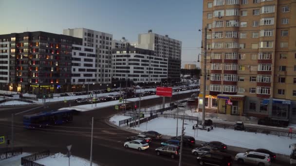 Surgut Khantemansi Autonomiczny Okrug Rosja 2021 Ruch Samochodowy Skrzyżowanie — Wideo stockowe