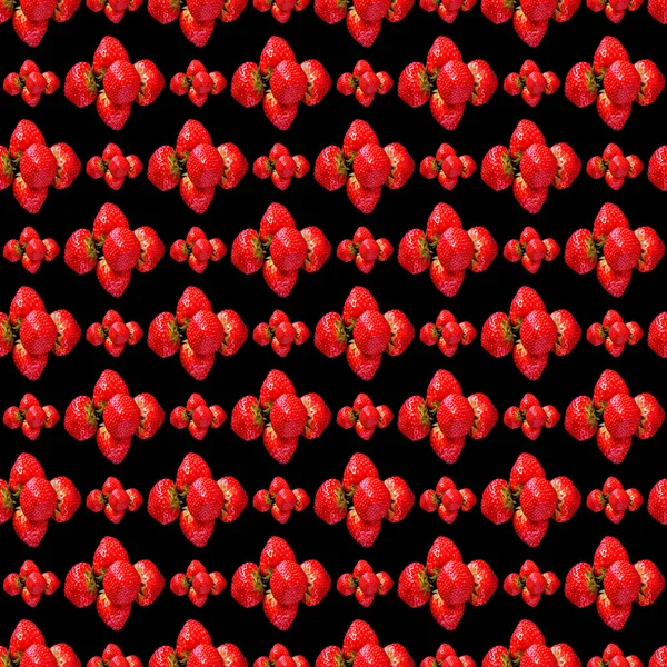 Aardbeien Gelegd Een Lijn Geïsoleerd Een Zwarte Achtergrond Gereconstrueerd Patroon — Stockfoto