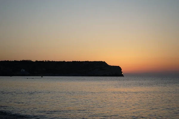 Salida Del Sol Sobre Mar Mediterráneo Frente Costa Ciudad Kolympia —  Fotos de Stock