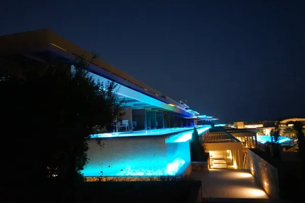 Vacker Modern Arkitektur Rhodos Simbassäng Hotellet Kolimpia Grekland — Stockfoto