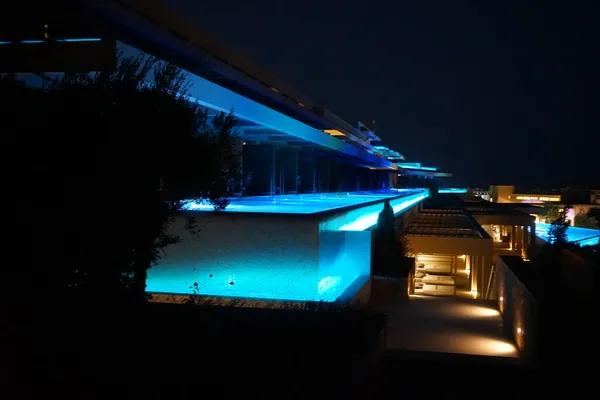 Gyönyörű Modern Építészet Rhodes Szigetén Úszómedence Hotelben Kolimpia Görögország — Stock Fotó