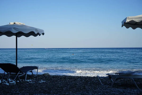 Strand Von Lutania Mit Sonnenschirmen Und Liegestühlen Kolimpia Rhodos Griechenland — Stockfoto