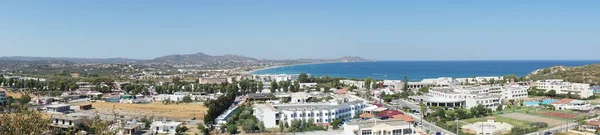 Yunanistan Rodos Kentindeki Kolympia Köyündeki Akdeniz Tatil Beldesinin Fotoğraf Panoraması — Stok fotoğraf