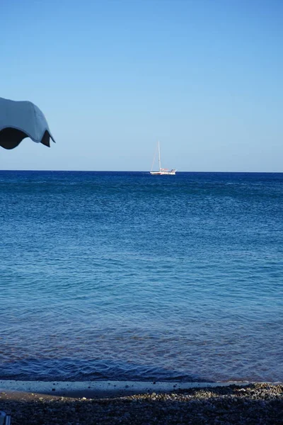 ルタニアビーチから海への眺め ギリシャのロードス島コリンピア — ストック写真
