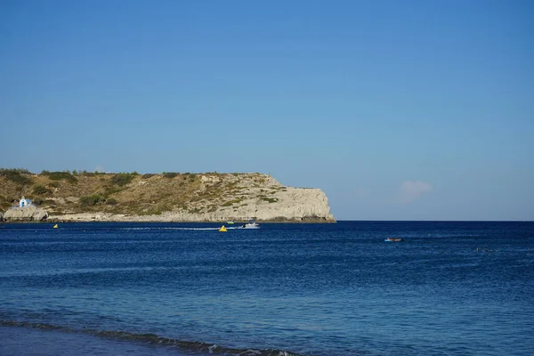 Υπέροχο Παραθαλάσσιο Τοπίο Βραχώδεις Ακτές Της Κολυμπίας Ρόδος Ελλάδα — Φωτογραφία Αρχείου