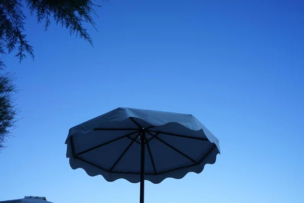 Sonnenschirme Gegen Den Himmel Kolympia Rhodos Griechenland — Stockfoto