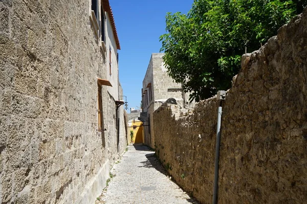 Typisk Smal Gata Den Medeltida Staden Rhodos Grekland — Stockfoto