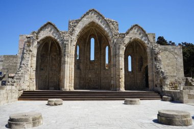  Yunanistan 'ın tarihi Rodos kentindeki Ortaçağ Bakire Kilisesi  