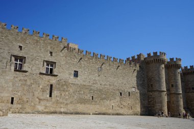 Rodos Şövalyeleri 'nin Büyük Üstadı' nın Sarayı, Yunanistan 'ın Rodos adasında Rodos şehrinde bulunan bir ortaçağ şatosudur..