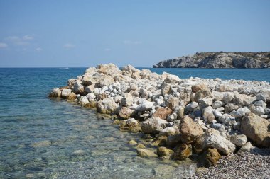 Yunanistan 'ın Rodos kentindeki Kolimpia köyünden deniz manzarası  