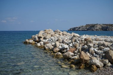 Yunanistan 'ın Rodos kentindeki Kolimpia köyünden deniz manzarası  