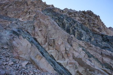 Malakot Dağı vahası civarındaki güzel dağ manzarası, Wadi Gnai, Dahab, Güney Sina Valiliği, Mısır  