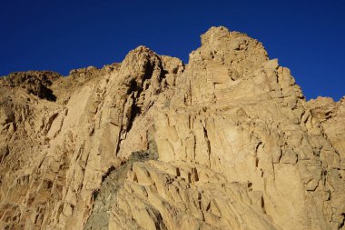 Malakot Dağı vahası civarındaki güzel dağ manzarası, Wadi Gnai, Dahab, Güney Sina Valiliği, Mısır 