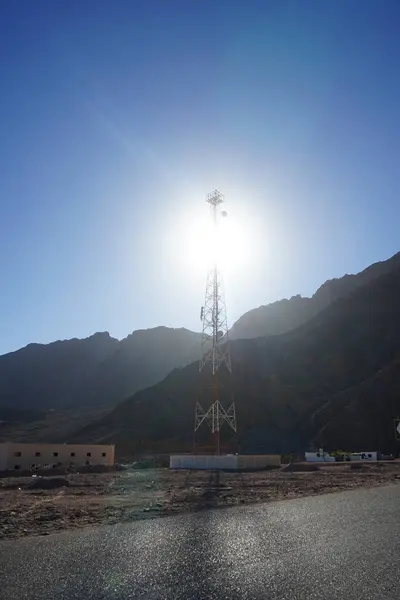 セルサイト セルタワー またはセルベースステーションは アンテナや電子通信機器を配置するセルラー対応のモバイルデバイスサイトです エジプト南シナイ県ダハブ — ストック写真